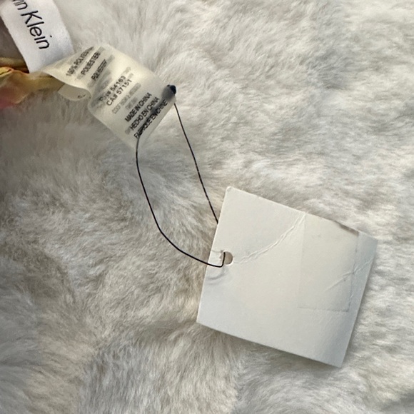 Calvin Klein Multicolor Pixelated Scarf - Picture 10 of 10